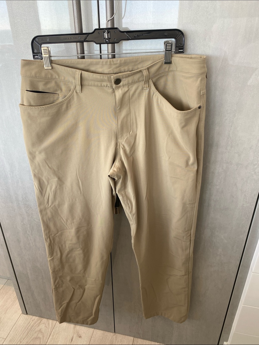 EUC Lululemon ABC Men's Tan Pants - Straight Fit Casual Trousers